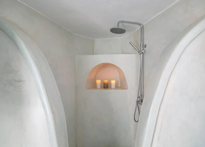 Elite Santorini Emporio (Santorini)