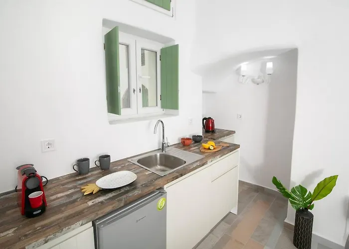 Elite Santorini Emporio (Santorini)