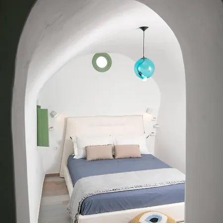 Elite Santorini Emporio (Santorini)